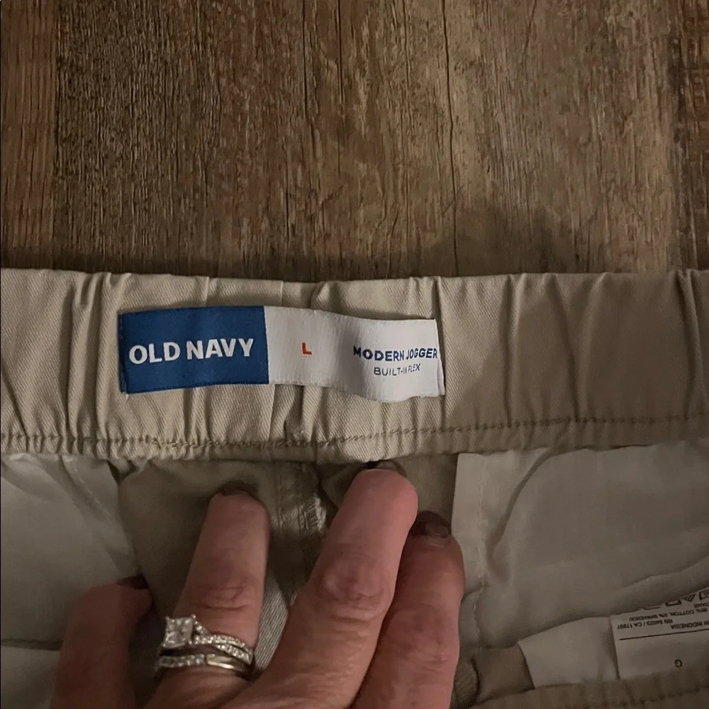 NWT! Mens Old Navy Modern Jogger Built In Flex Light Stone Khaki Pants Large - Picture 6 of 9